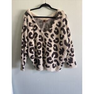 POL SoftThick Leopard Knit Sweater-Size small-Fluffy-Oversized Cream/Brown
